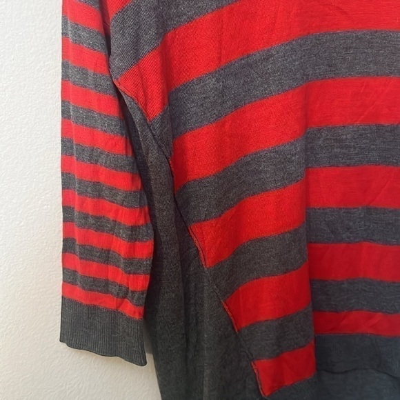 🆕Eric + Lani stripes sweater grey and red 3/4 sleeves size M - Picture 7 of 12
